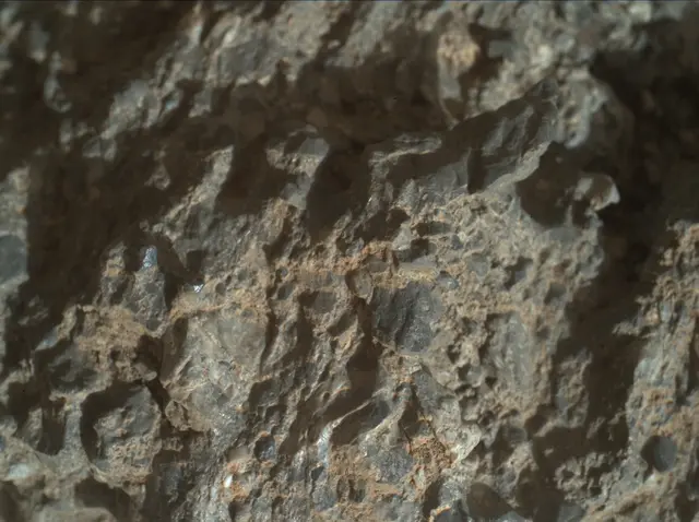Sol 2016: Mars Hand Lens Imager (MAHLI)