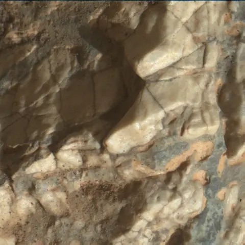Sol 2016: Mars Hand Lens Imager (MAHLI)