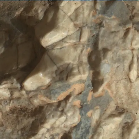 Sol 2016: Mars Hand Lens Imager (MAHLI)