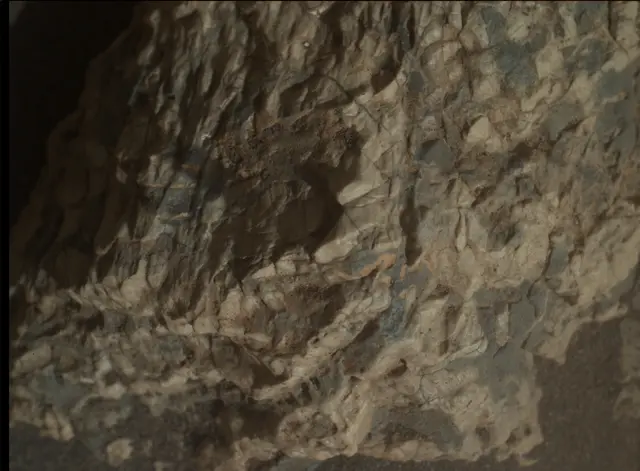 Sol 2016: Mars Hand Lens Imager (MAHLI)
