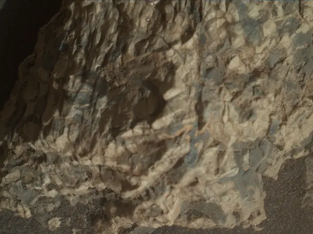 Sol 2016: Mars Hand Lens Imager (MAHLI)