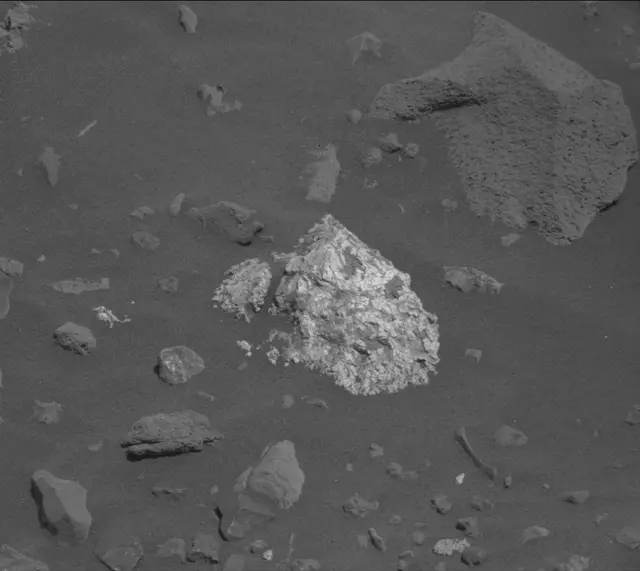 Sol 2018: Mast Camera (Mastcam)