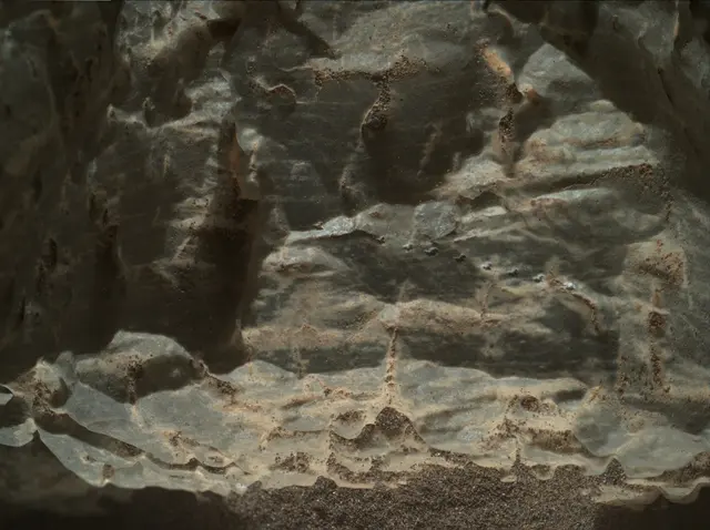 Sol 2019: Mars Hand Lens Imager (MAHLI)