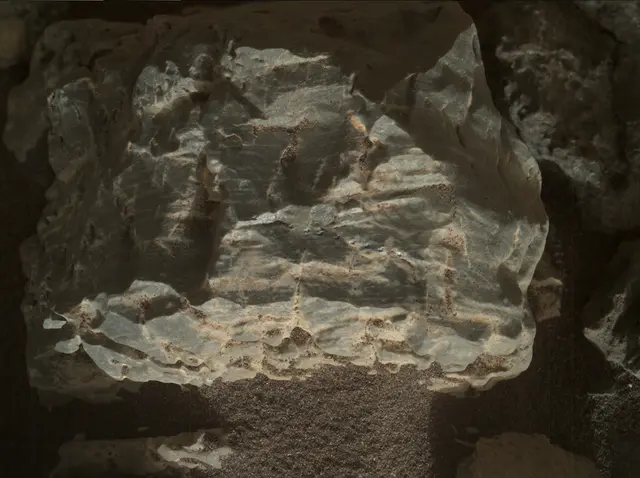 Sol 2019: Mars Hand Lens Imager (MAHLI)