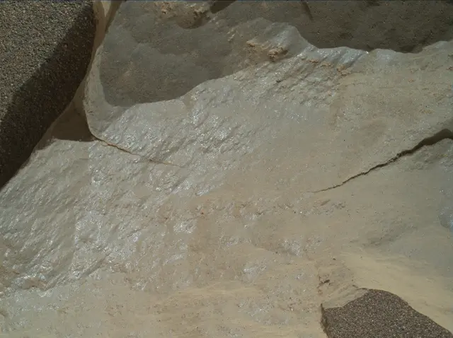 Sol 2019: Mars Hand Lens Imager (MAHLI)
