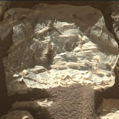 Sol 2019: Mars Hand Lens Imager (MAHLI)