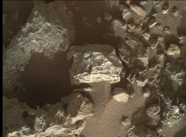 Sol 2019: Mars Hand Lens Imager (MAHLI)