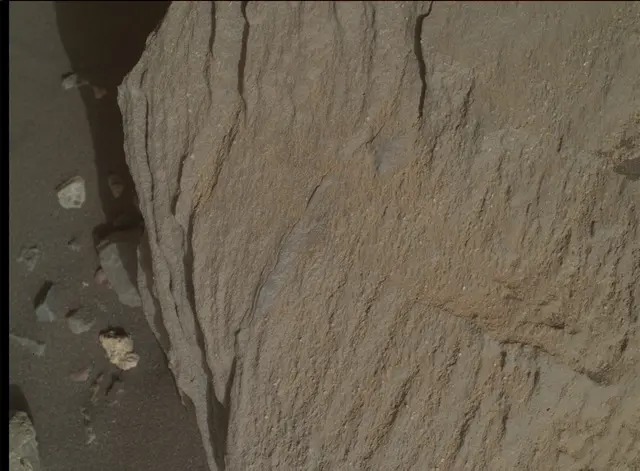Sol 2019: Mars Hand Lens Imager (MAHLI)