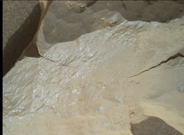 Sol 2019: Mars Hand Lens Imager (MAHLI)