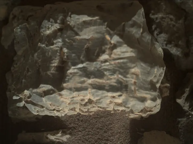 Sol 2019: Mars Hand Lens Imager (MAHLI)