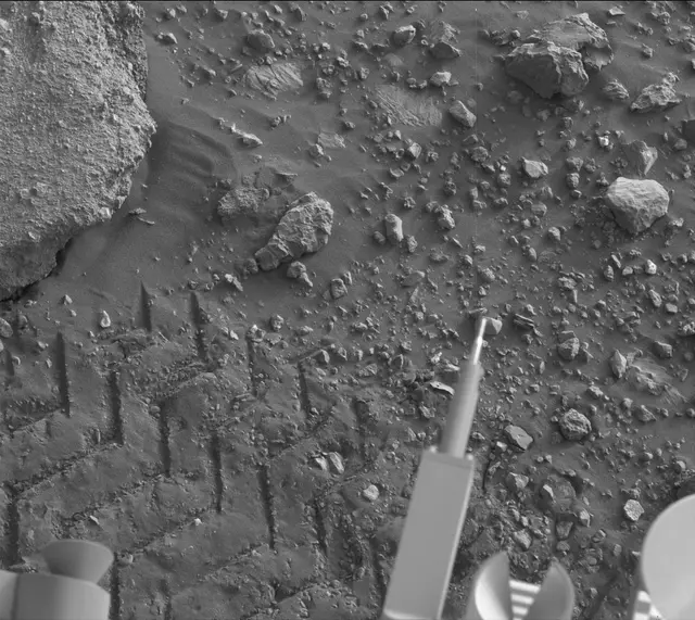 Sol 2020: Mast Camera (Mastcam)