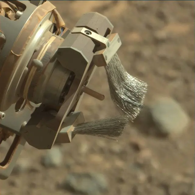 Sol 2022: Mast Camera (Mastcam)