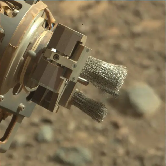 Sol 2022: Mast Camera (Mastcam)