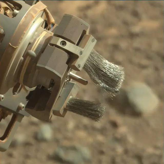 Sol 2022: Mast Camera (Mastcam)