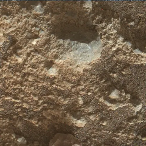 Sol 2022: Mars Hand Lens Imager (MAHLI)