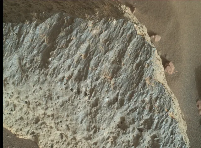 Sol 2022: Mars Hand Lens Imager (MAHLI)