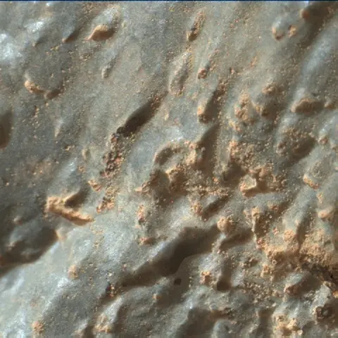 Sol 2022: Mars Hand Lens Imager (MAHLI)