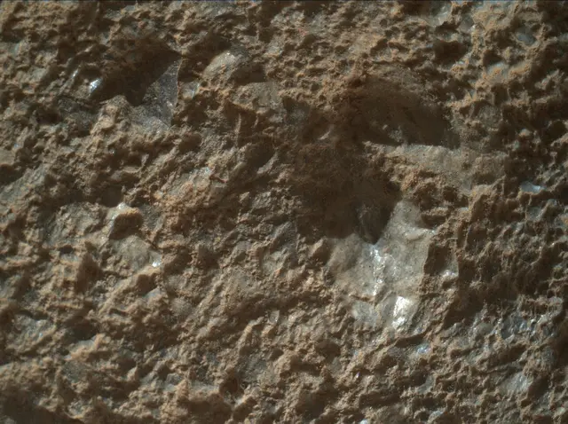Sol 2022: Mars Hand Lens Imager (MAHLI)