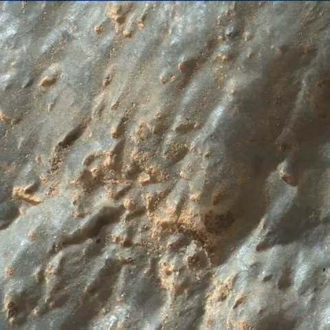 Sol 2022: Mars Hand Lens Imager (MAHLI)