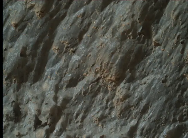 Sol 2022: Mars Hand Lens Imager (MAHLI)