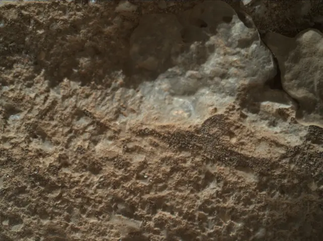 Sol 2022: Mars Hand Lens Imager (MAHLI)