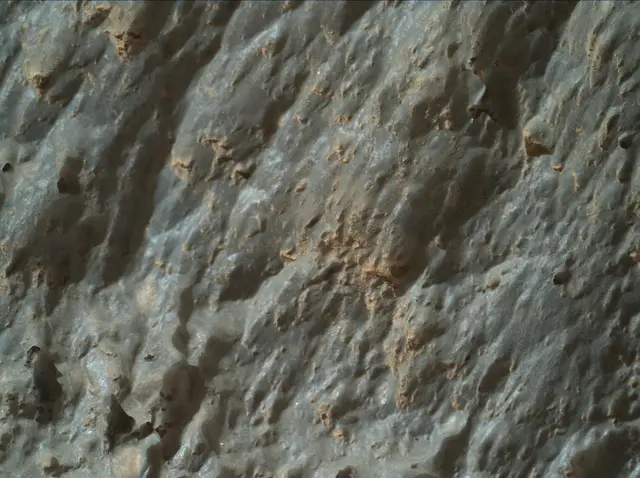 Sol 2022: Mars Hand Lens Imager (MAHLI)