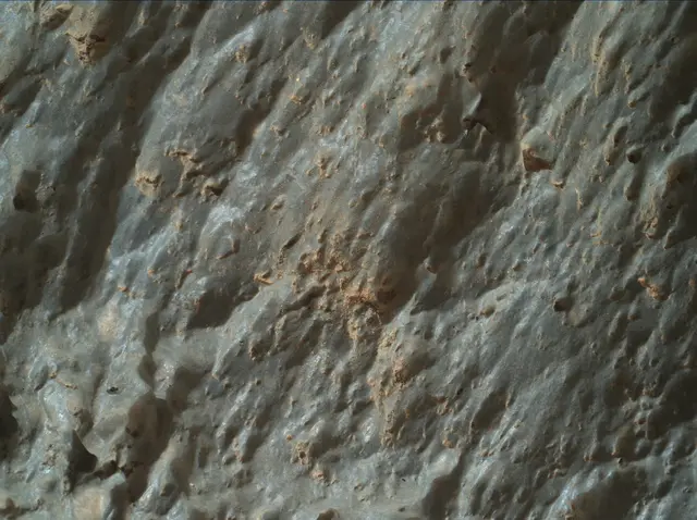 Sol 2022: Mars Hand Lens Imager (MAHLI)