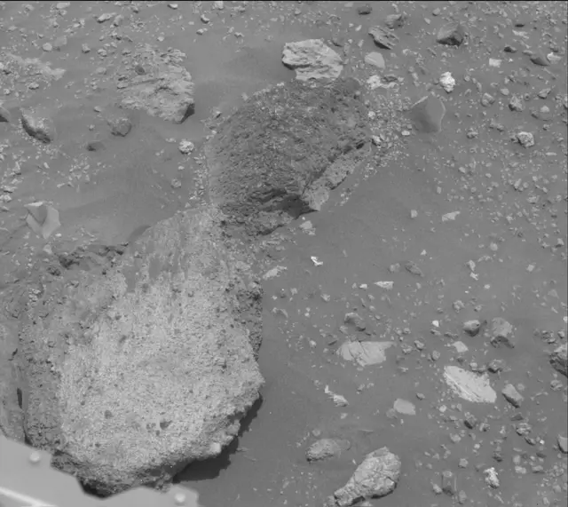 Sol 2023: Mast Camera (Mastcam)