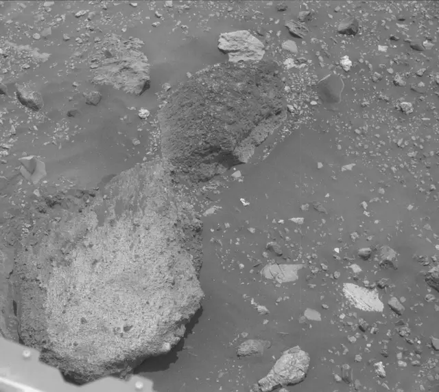 Sol 2023: Mast Camera (Mastcam)