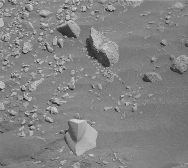 Sol 2023: Mast Camera (Mastcam)