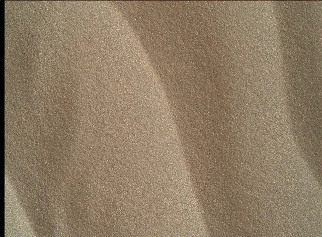 Sol 2025: Mars Hand Lens Imager (MAHLI)