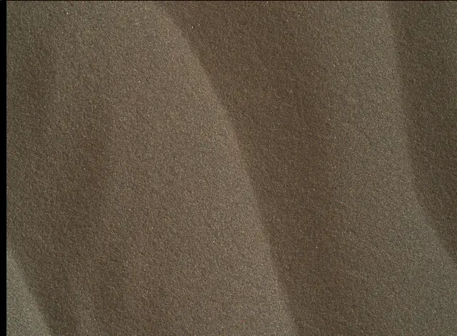 Sol 2025: Mars Hand Lens Imager (MAHLI)