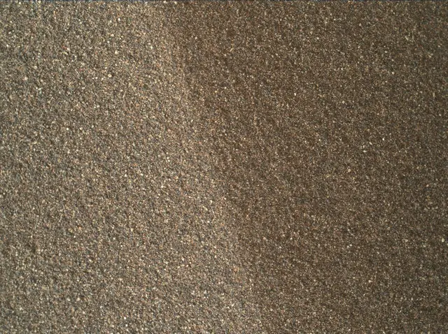 Sol 2025: Mars Hand Lens Imager (MAHLI)