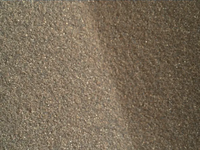 Sol 2025: Mars Hand Lens Imager (MAHLI)
