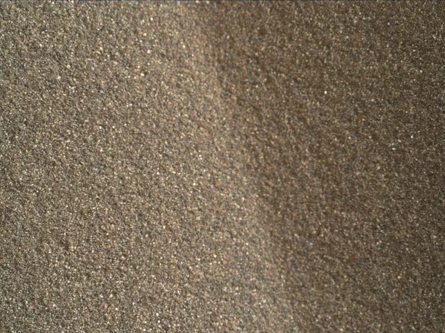 Sol 2025: Mars Hand Lens Imager (MAHLI)
