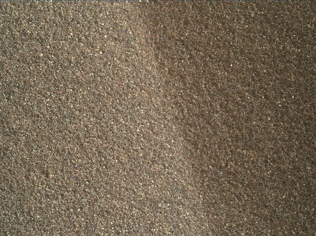 Sol 2025: Mars Hand Lens Imager (MAHLI)