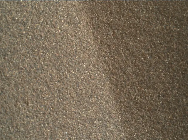 Sol 2025: Mars Hand Lens Imager (MAHLI)
