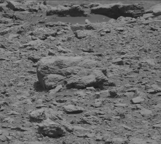 Sol 2029: Mast Camera (Mastcam)