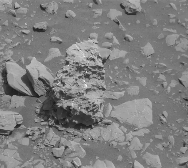 Sol 2029: Mast Camera (Mastcam)
