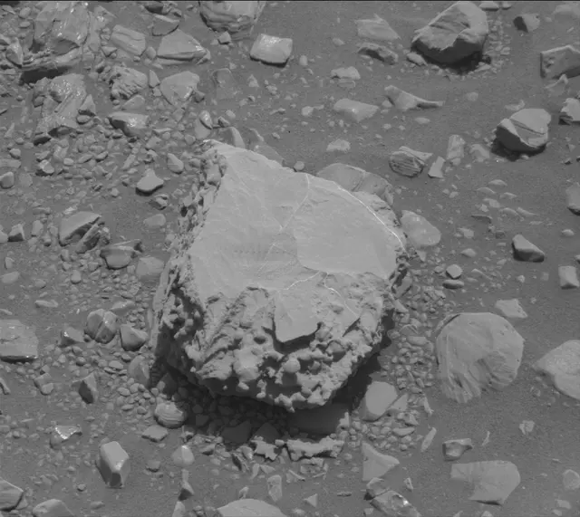 Sol 2029: Mast Camera (Mastcam)