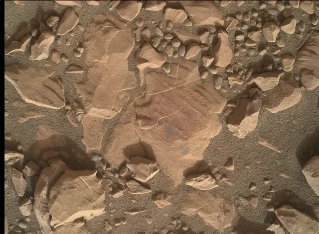 Sol 2029: Mars Hand Lens Imager (MAHLI)