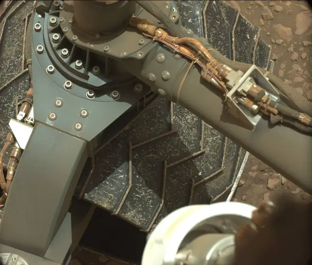 Sol 2030: Mast Camera (Mastcam)