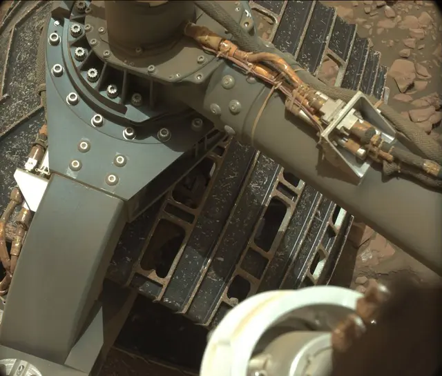 Sol 2030: Mast Camera (Mastcam)