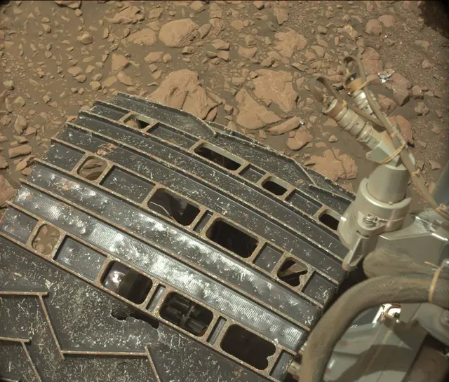 Sol 2030: Mast Camera (Mastcam)