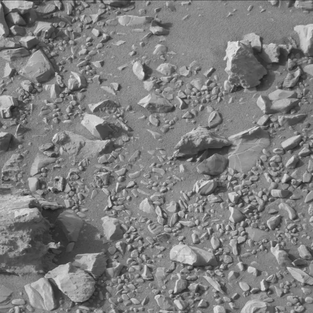 Sol 2030: Mast Camera (Mastcam)