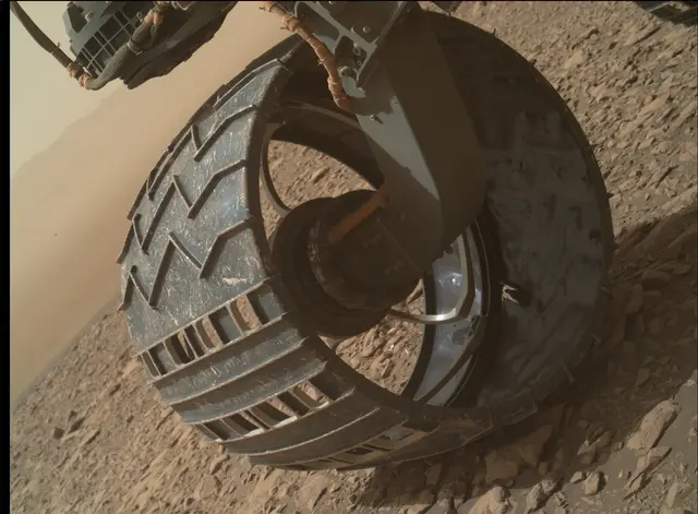 Sol 2030: Mars Hand Lens Imager (MAHLI)