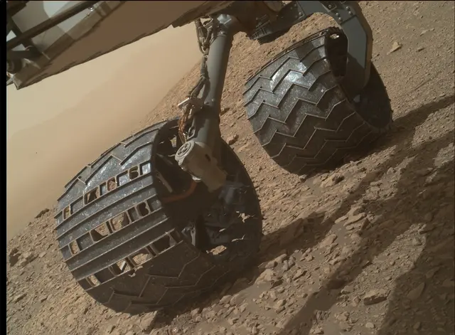 Sol 2030: Mars Hand Lens Imager (MAHLI)