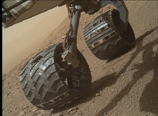 Sol 2030: Mars Hand Lens Imager (MAHLI)