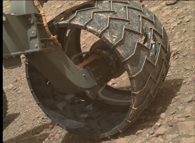 Sol 2030: Mars Hand Lens Imager (MAHLI)