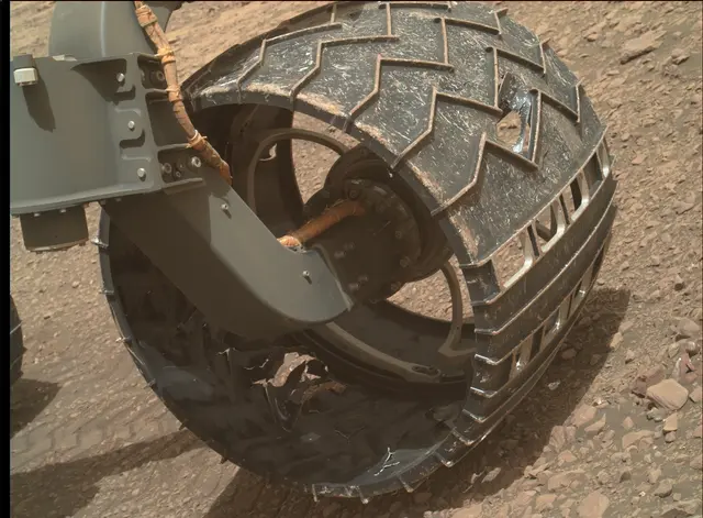 Sol 2030: Mars Hand Lens Imager (MAHLI)